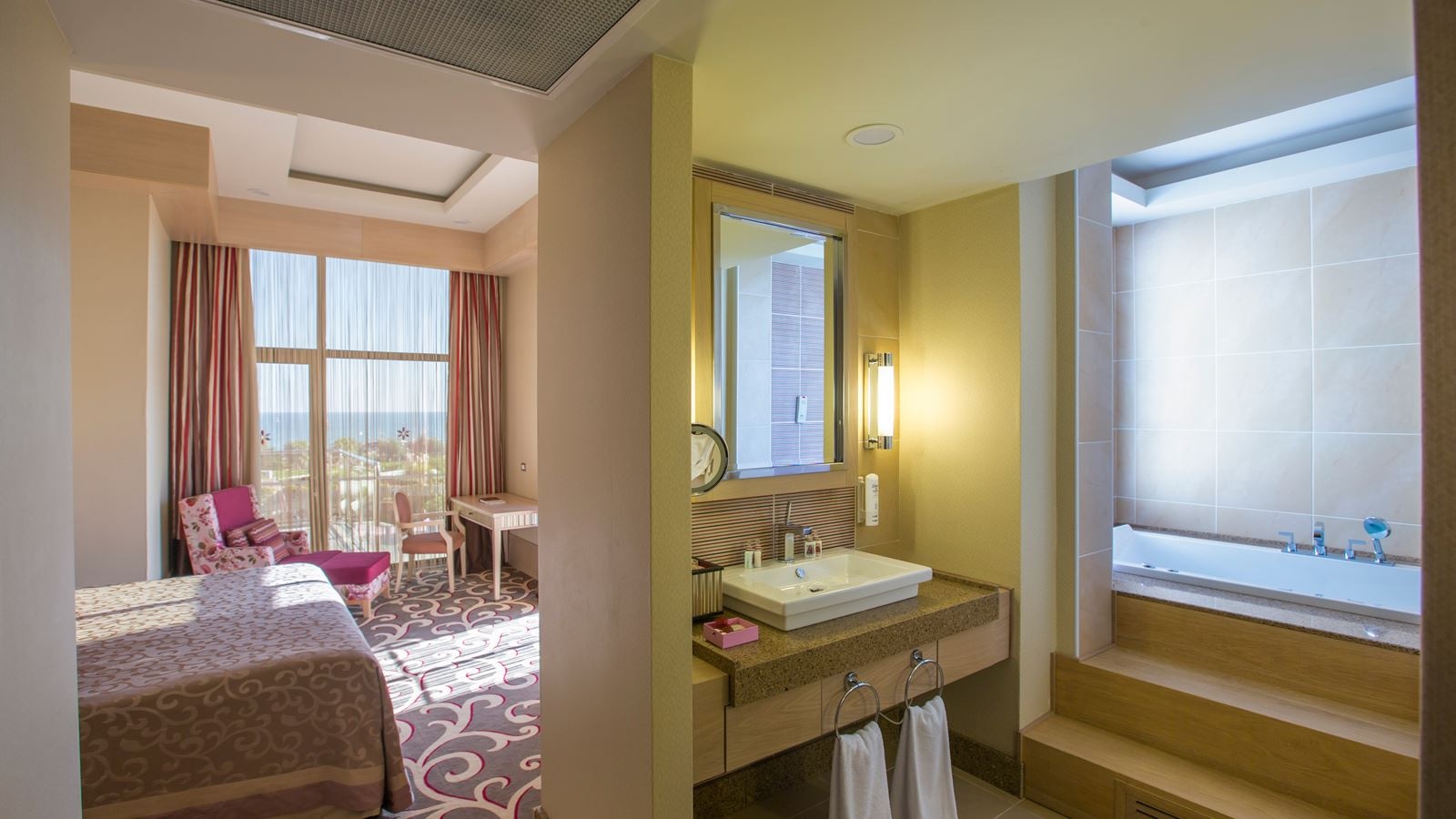 rooms-harmony-suite