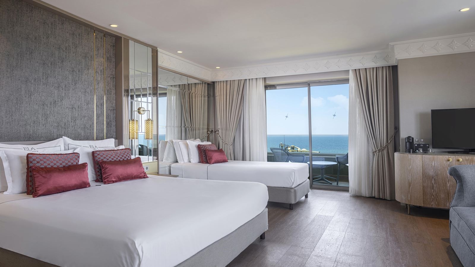 rooms-grand-superior-sea-view