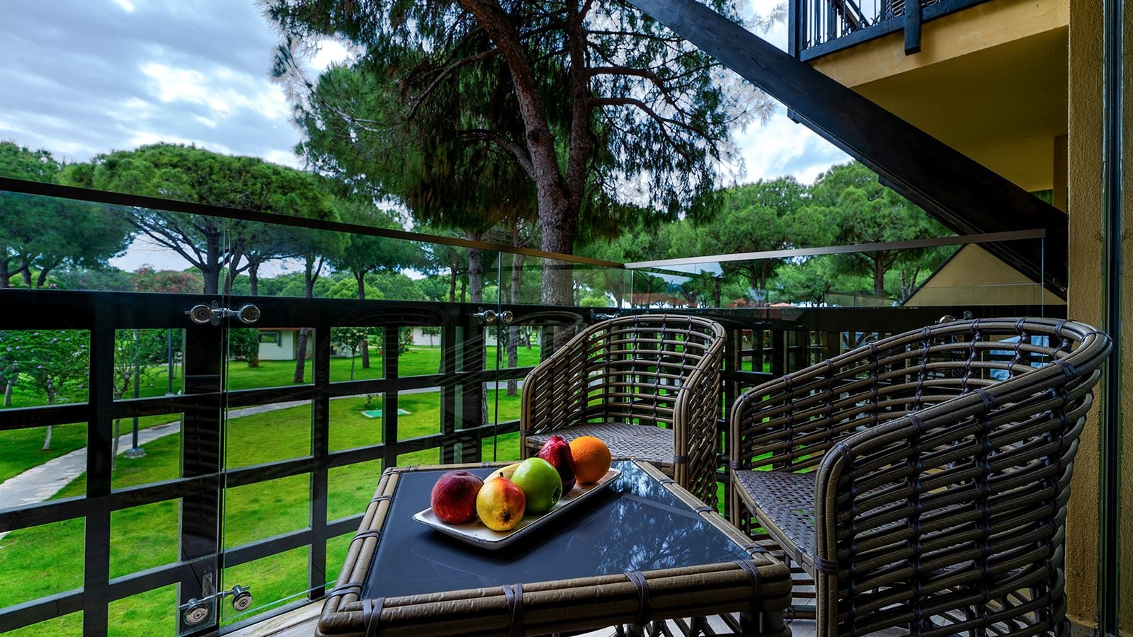 rooms-standard-room-main-building