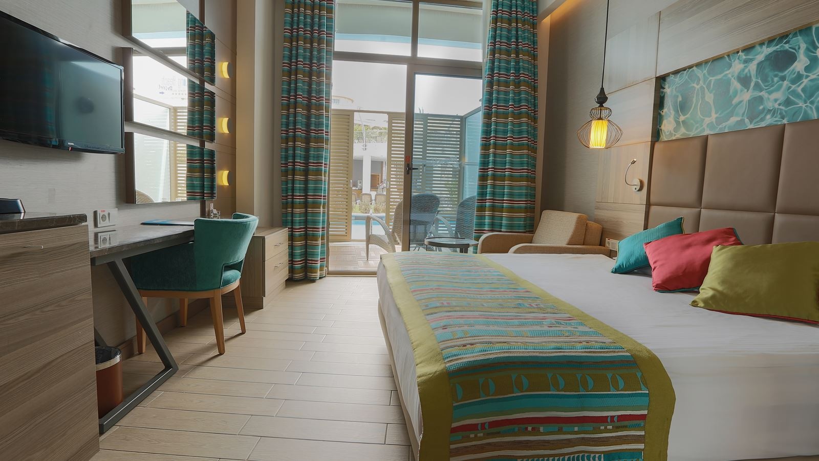 rooms-standard-land-view-room