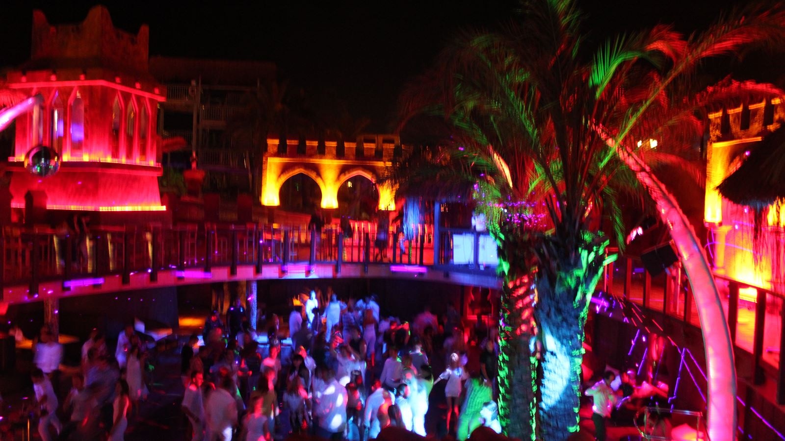 bars-tropicana-disco-bar