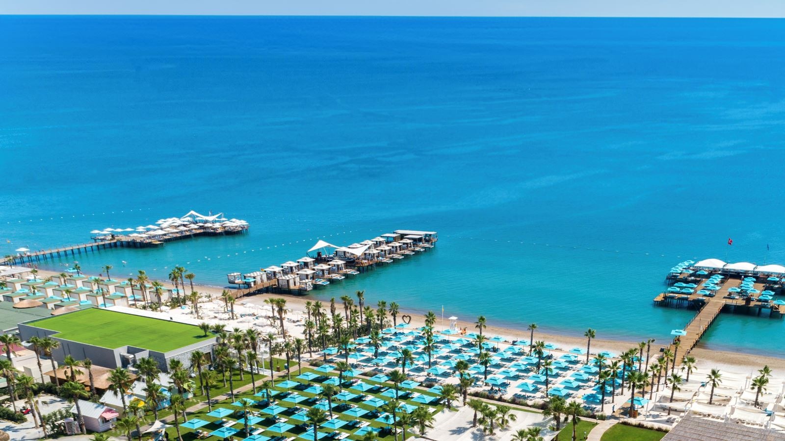 Mare turcoaz și plajă - Riviera Turcească