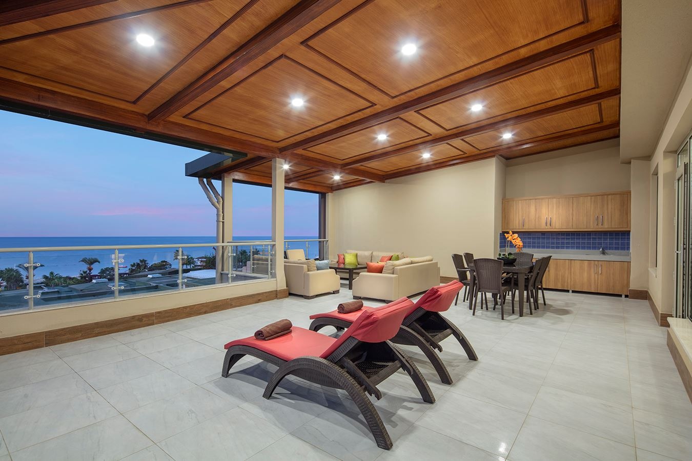 rooms-deluxe-suite-room