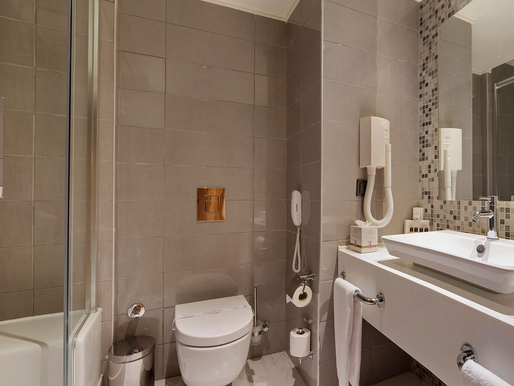 rooms-standard-room-land-view