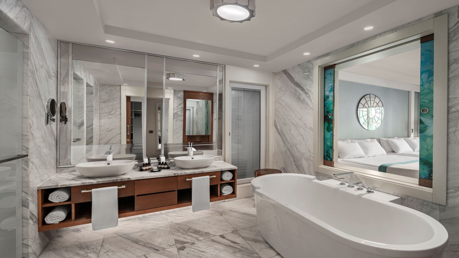 rooms-luxury-pool-suite-ground-floor