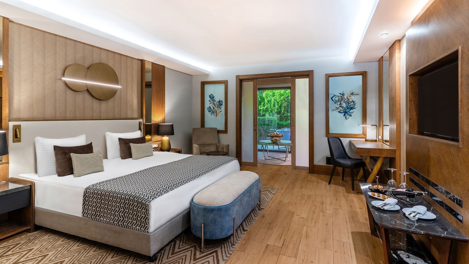 rooms-deluxe-superior-land-view