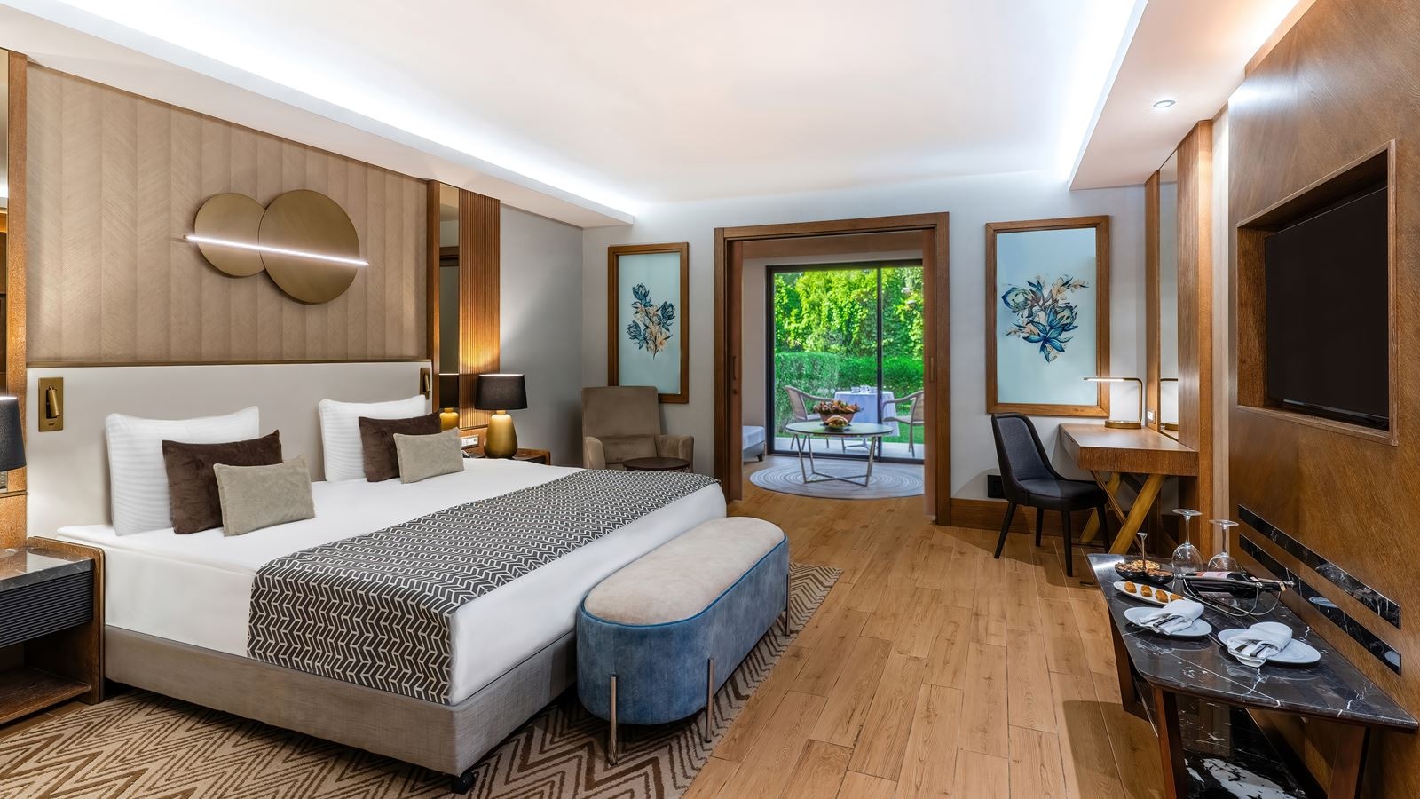 rooms-deluxe-superior-land-view