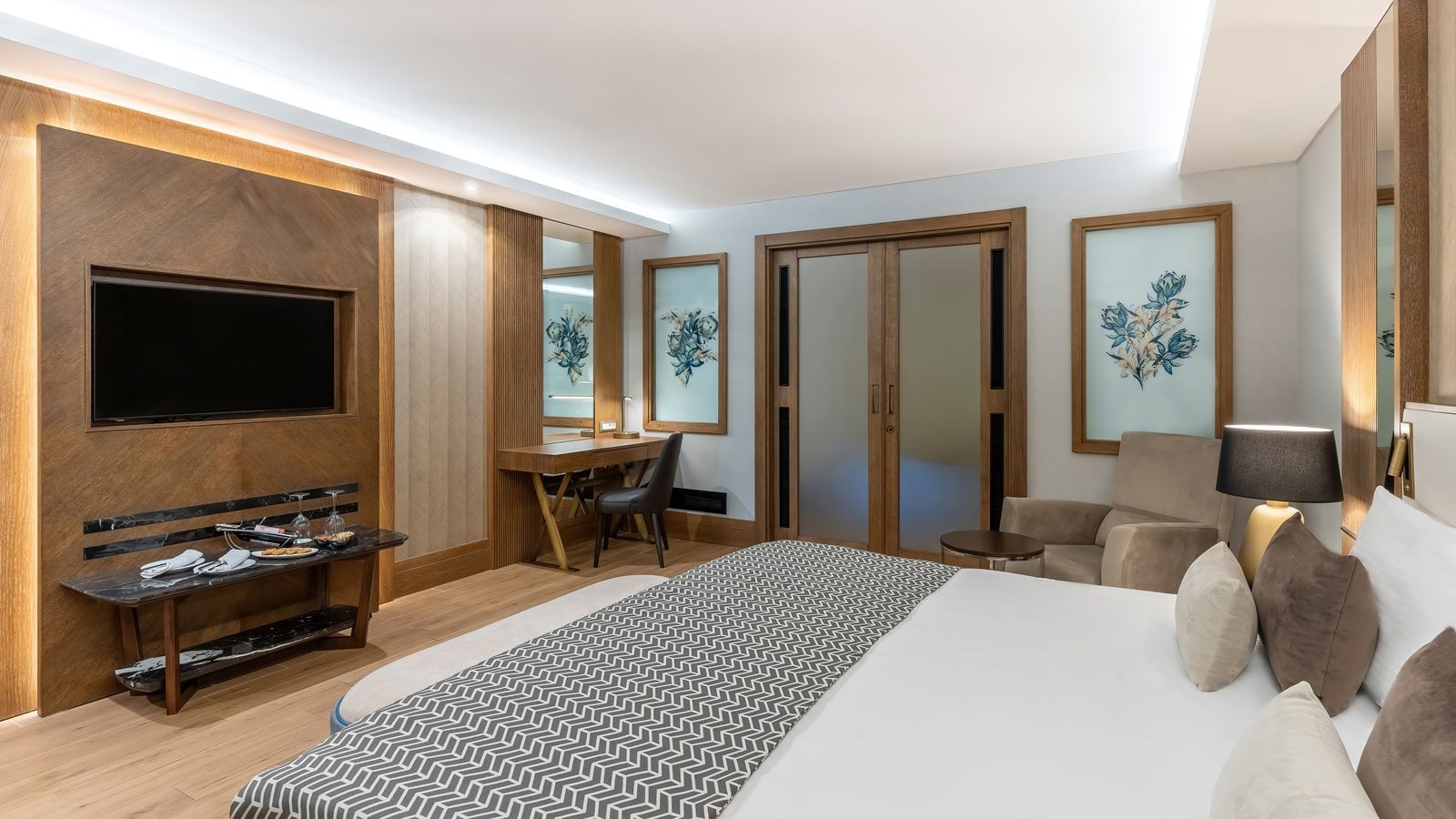 rooms-deluxe-superior-land-view