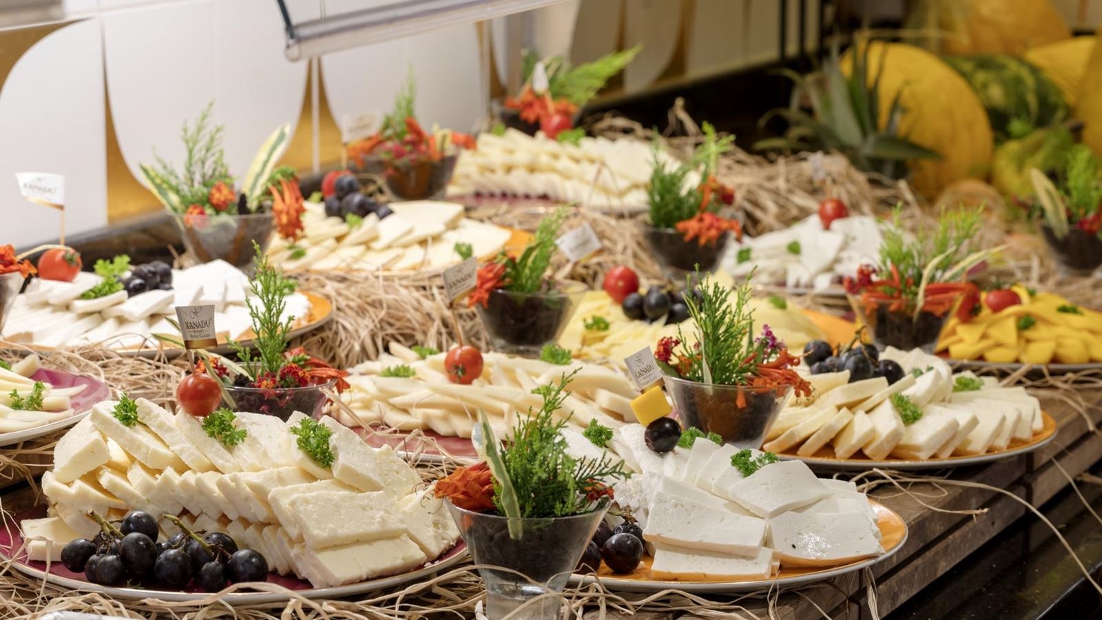 Room service nonstop