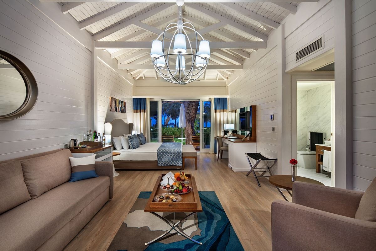 rooms-cedar-house-forest-view