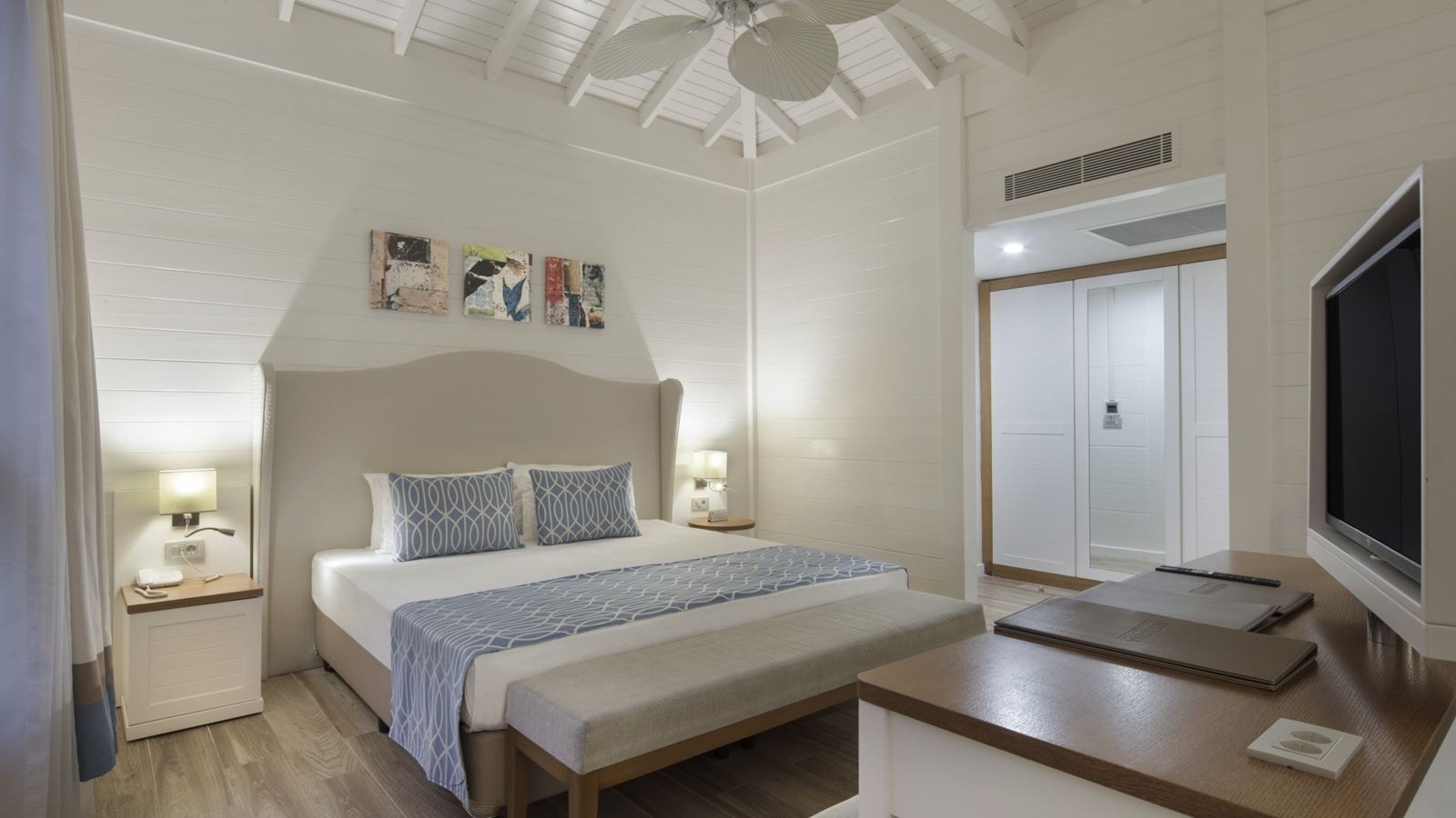 rooms-cedar-house-lagoon-view