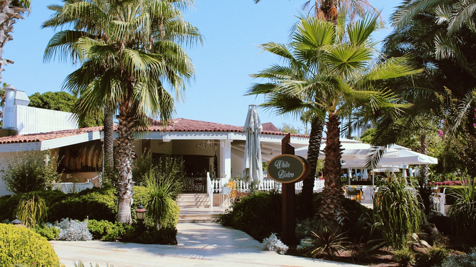 restaurants-white-house-bistro