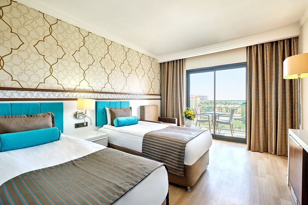 rooms-family-comfort-room