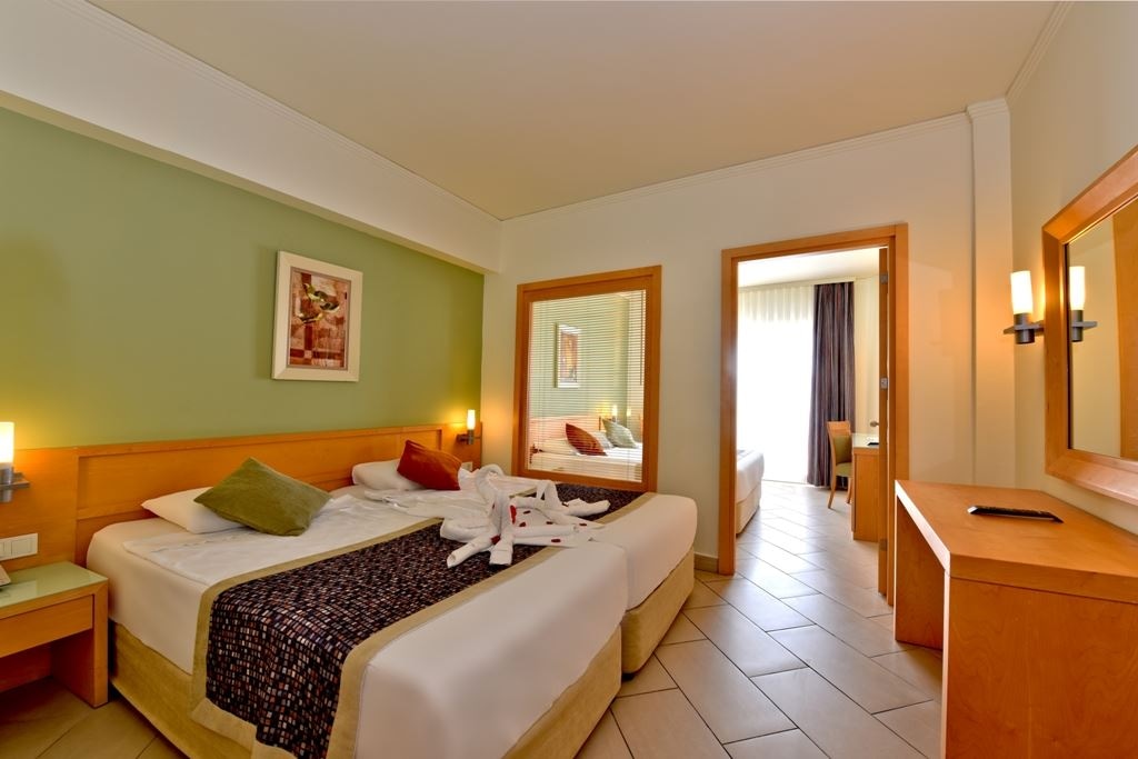 rooms-connection-family-room