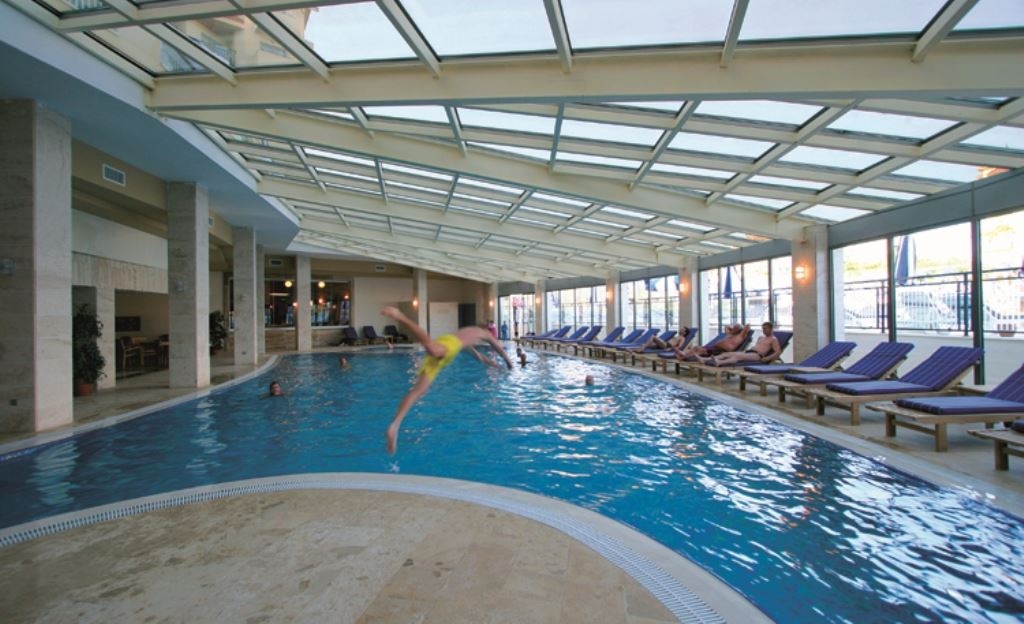 pools-indoor-pool
