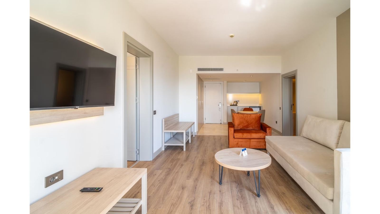 rooms-deluxe-family-room-seaview