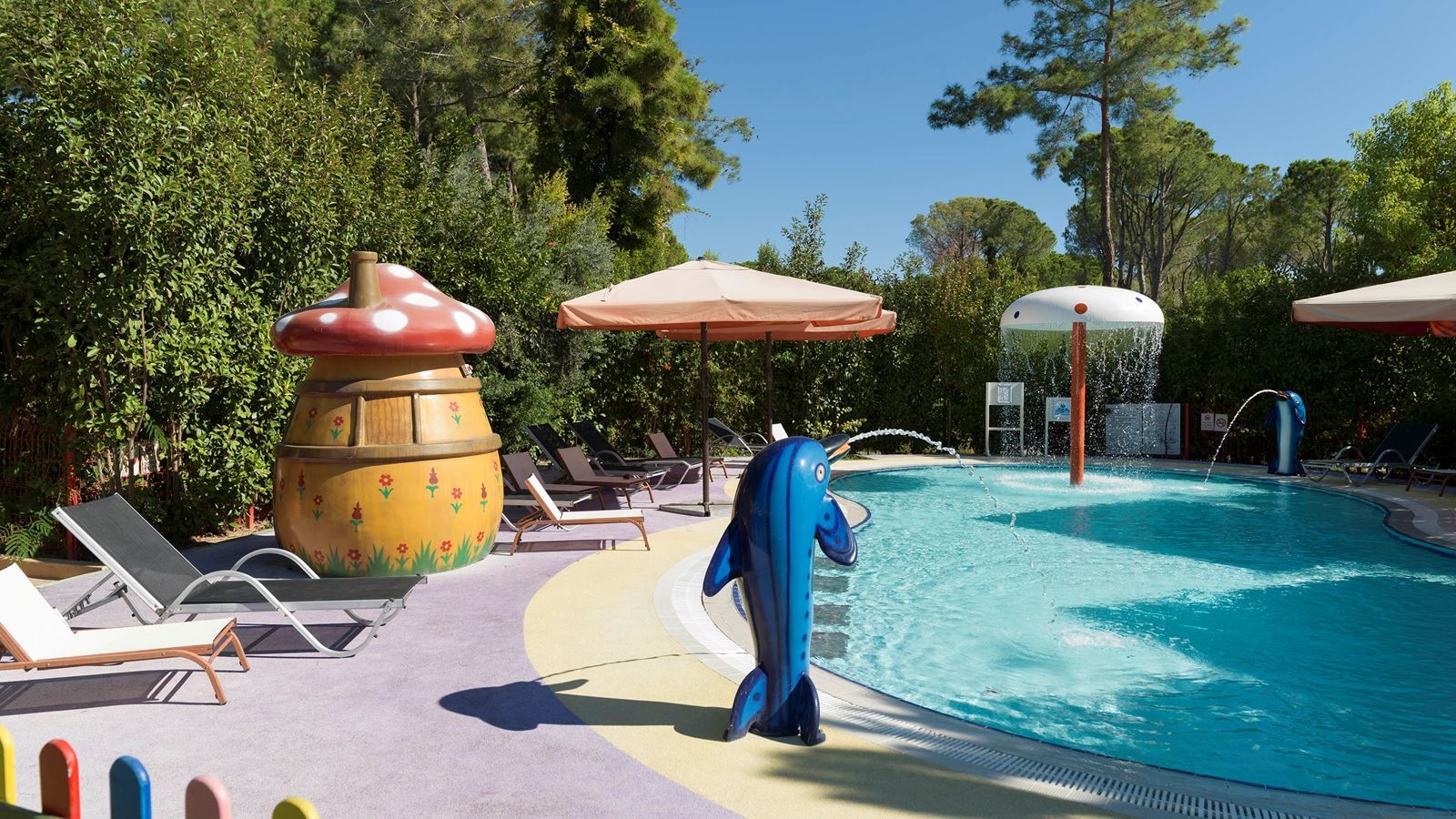 pools-outdoor-childrens-pool