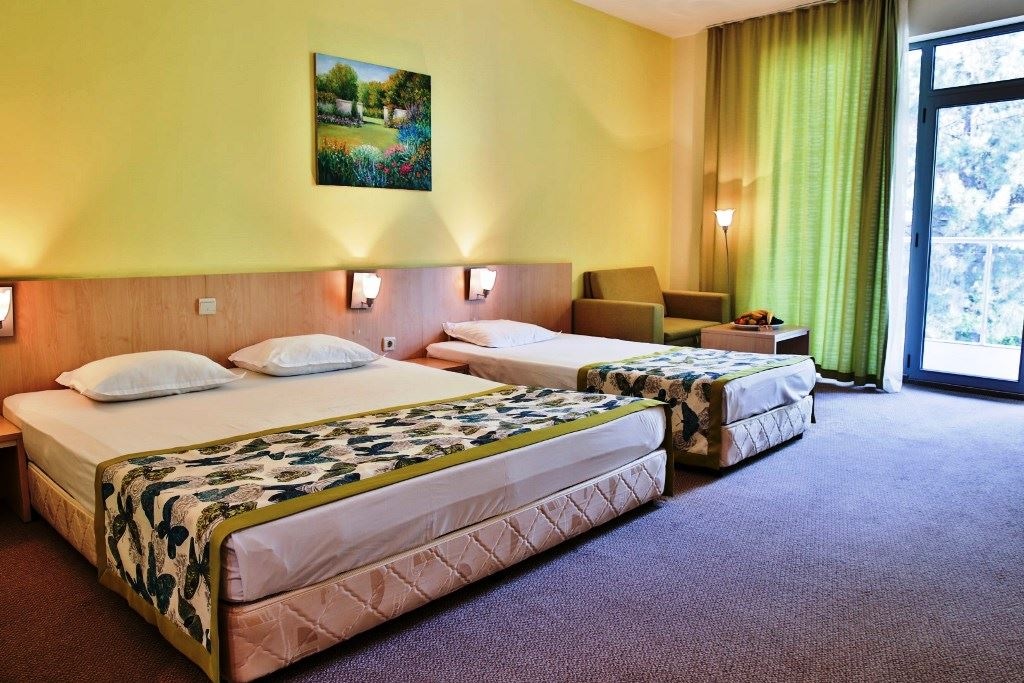 rooms-triple-standard-room