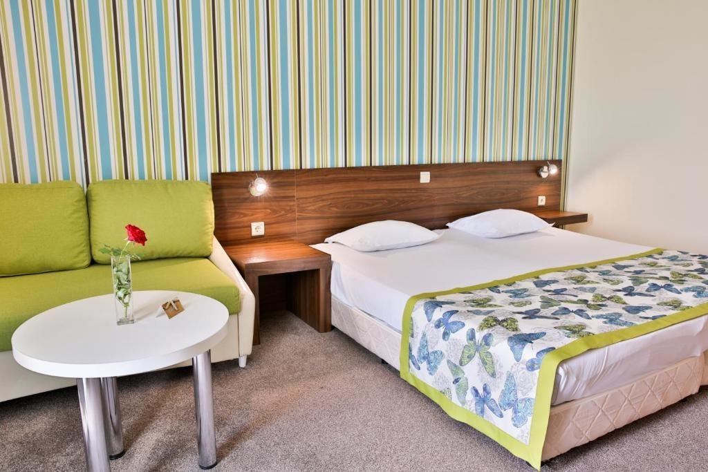 rooms-double-superior-sea-side-view