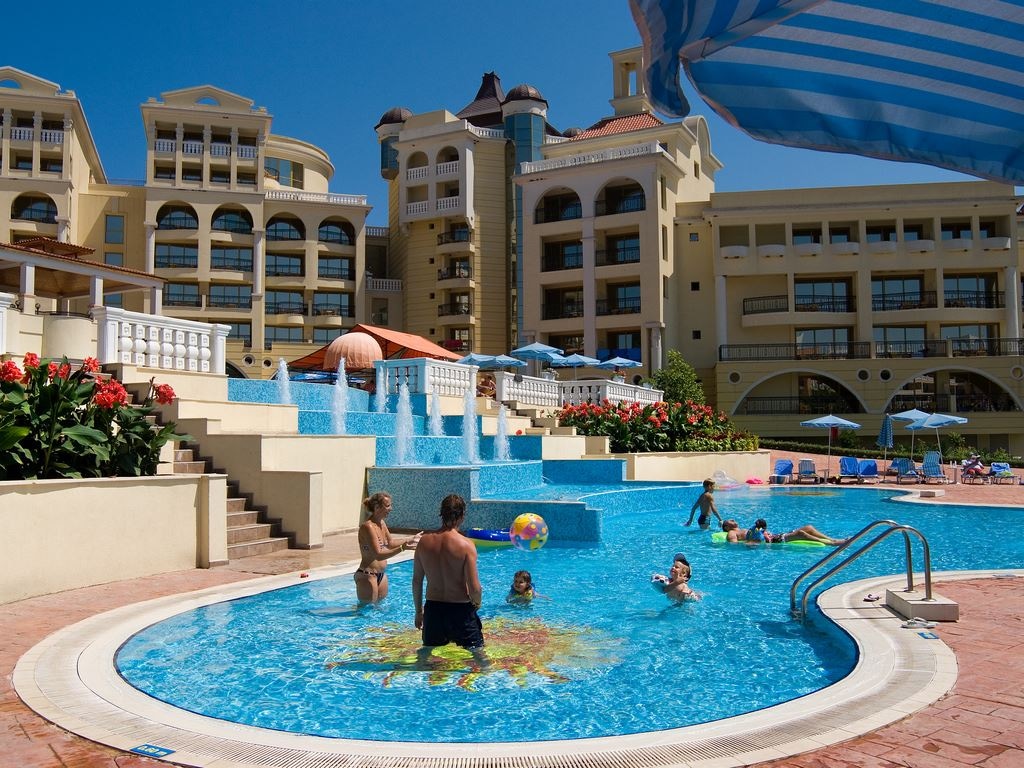 pools-outdoor-childrens-pool