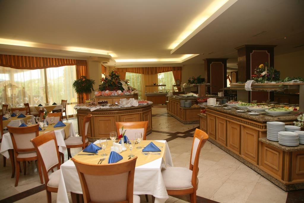 restaurants-restaurants