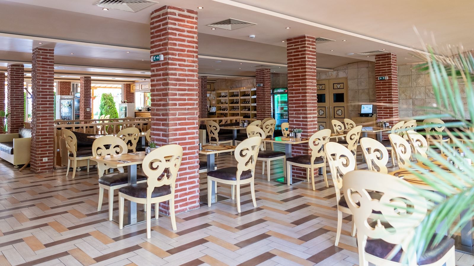 restaurants-restaurants