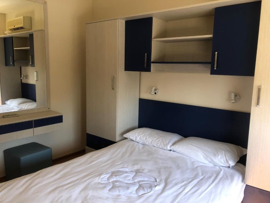 rooms-three-bedroom-apartment-sea-view