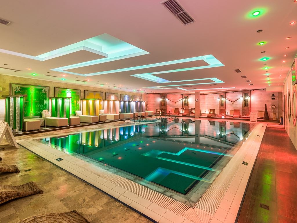 pools-indoor-pool