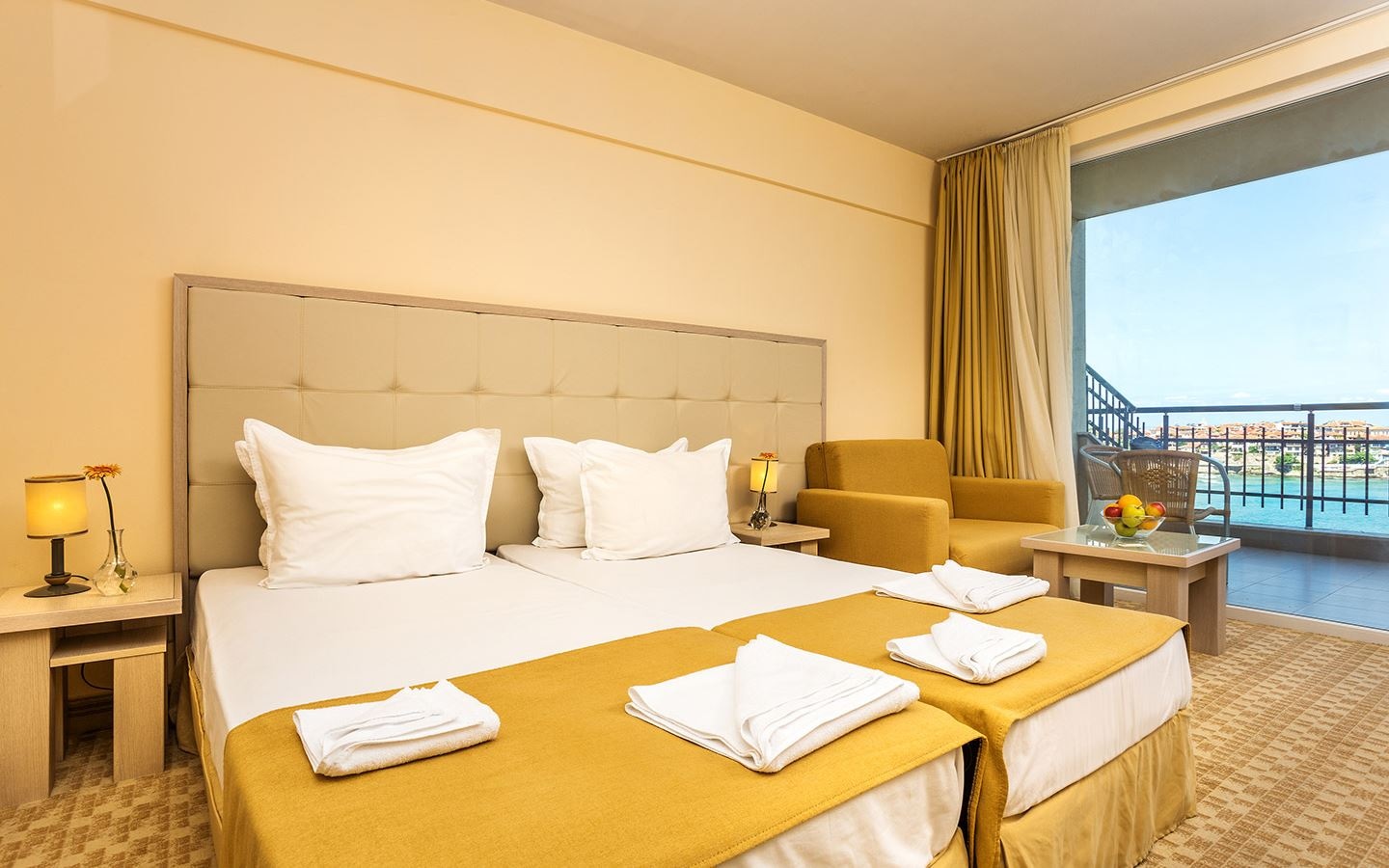 rooms-double-standard-room-seaview-balcony