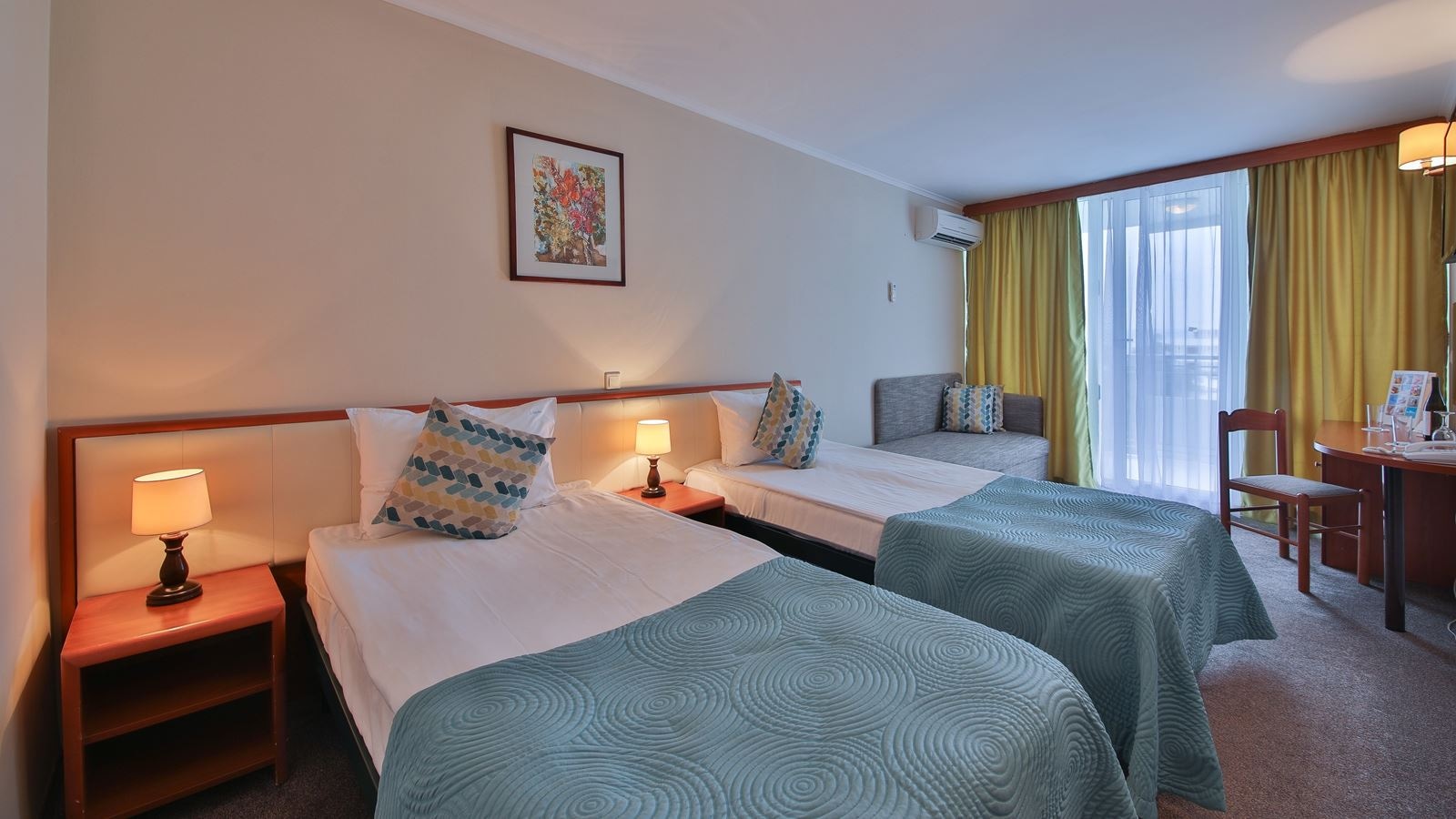 rooms-single-wchild-standard-room-balcony-or-terrace