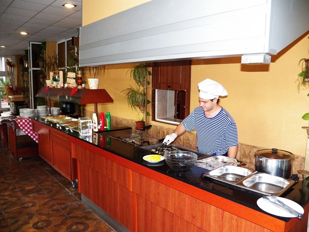 restaurants-main-buillding