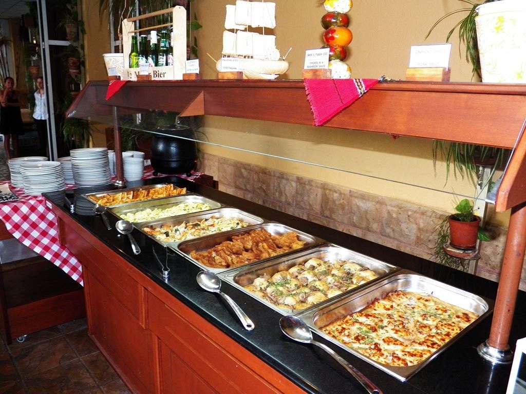 restaurants-main-buillding