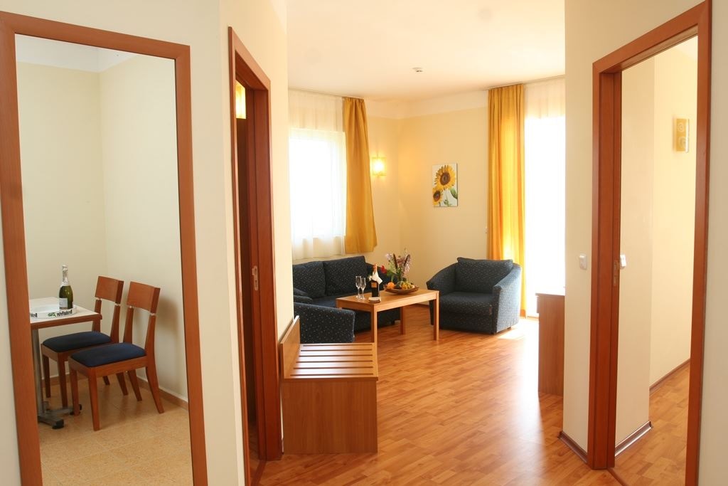 rooms-2-bedroom-standard-apartment