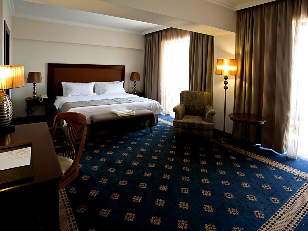 rooms-standard-suite-balcony