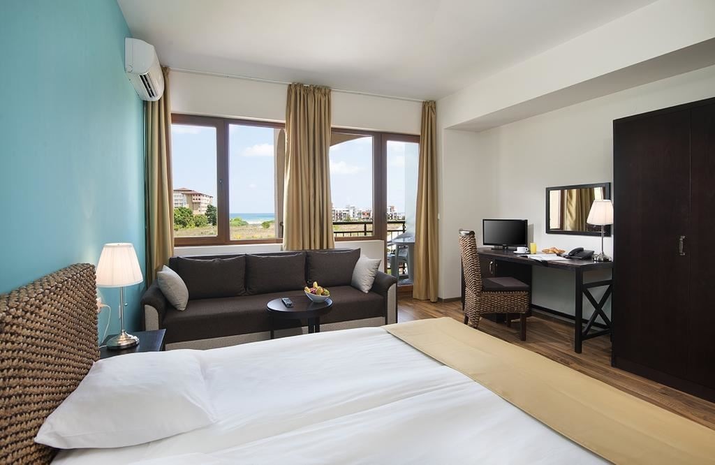 rooms-standard-suite-lateralseaview