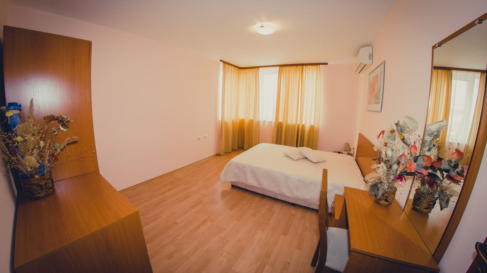 rooms-standard-apartment-balcony-or-terrace