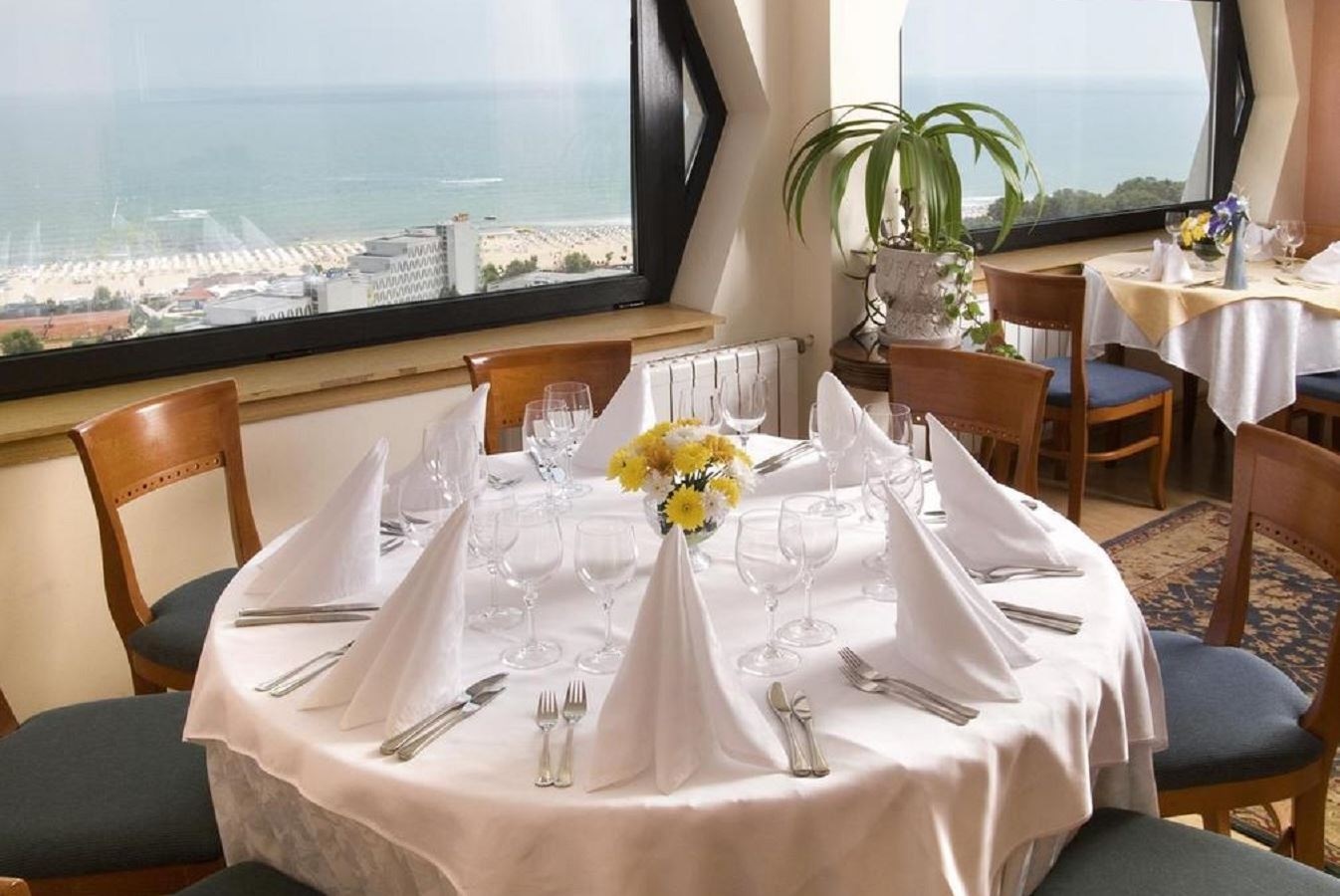 restaurants-restaurants