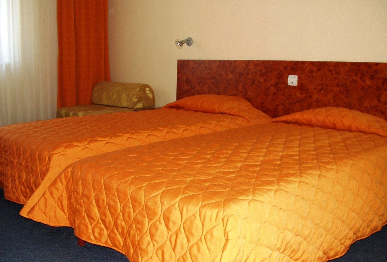 rooms-standard-room-economy-with-balcony