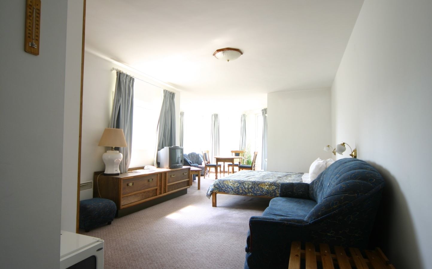 rooms-deluxe-studio-balcony