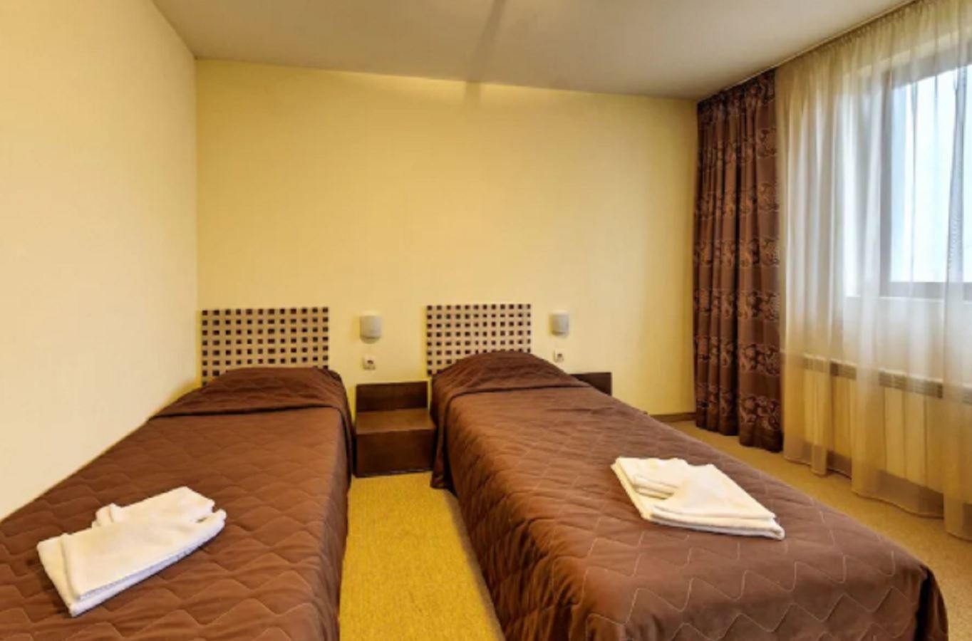 rooms-2-bedroom-standard-apartment-balcony