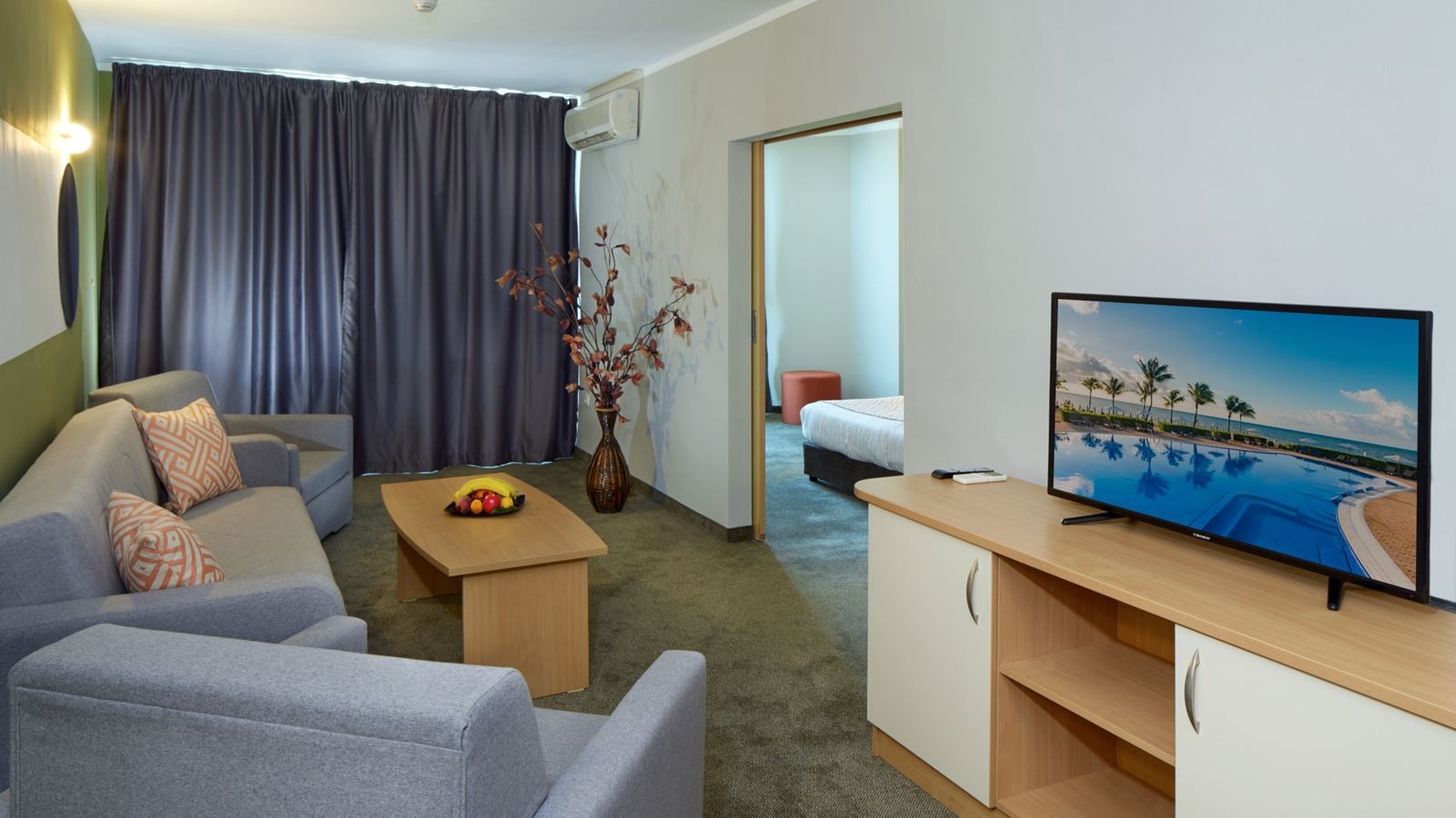 rooms-1-bedroom-standard-apartment-balcony