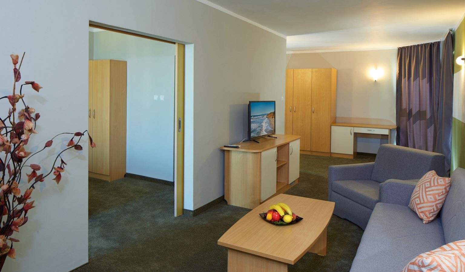 rooms-1-bedroom-standard-apartment-balcony