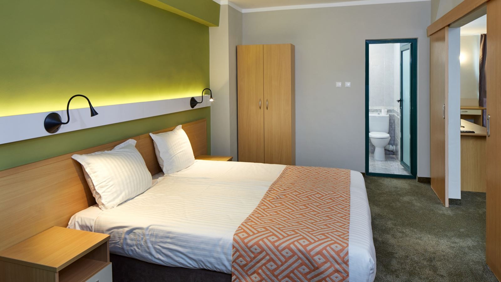 rooms-1-bedroom-standard-apartment-balcony