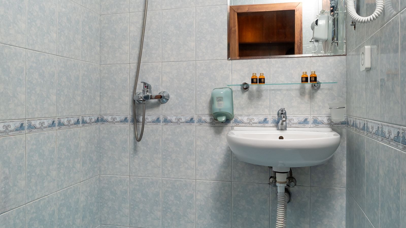 rooms-singleuse-standard-room-seaview