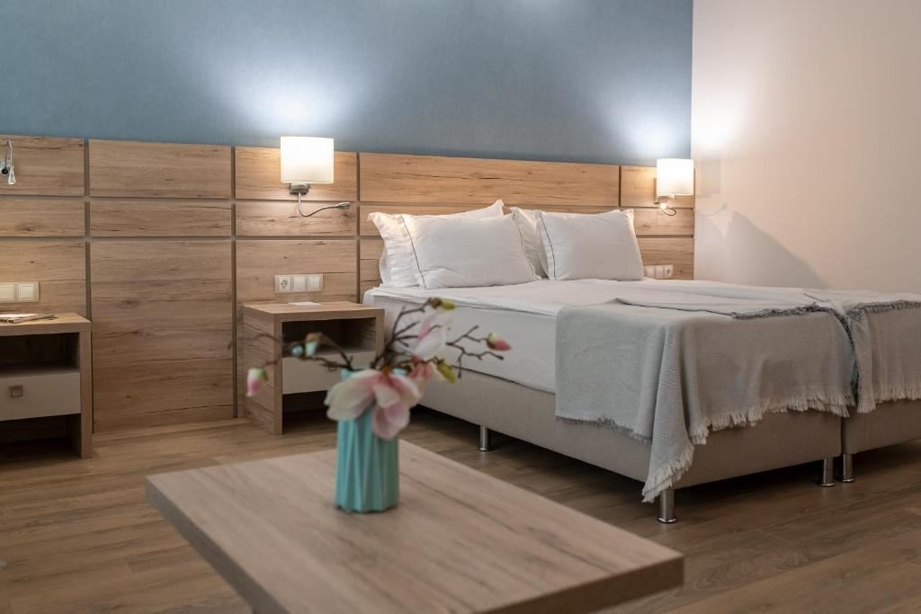 rooms-twin-superior-room-balcony