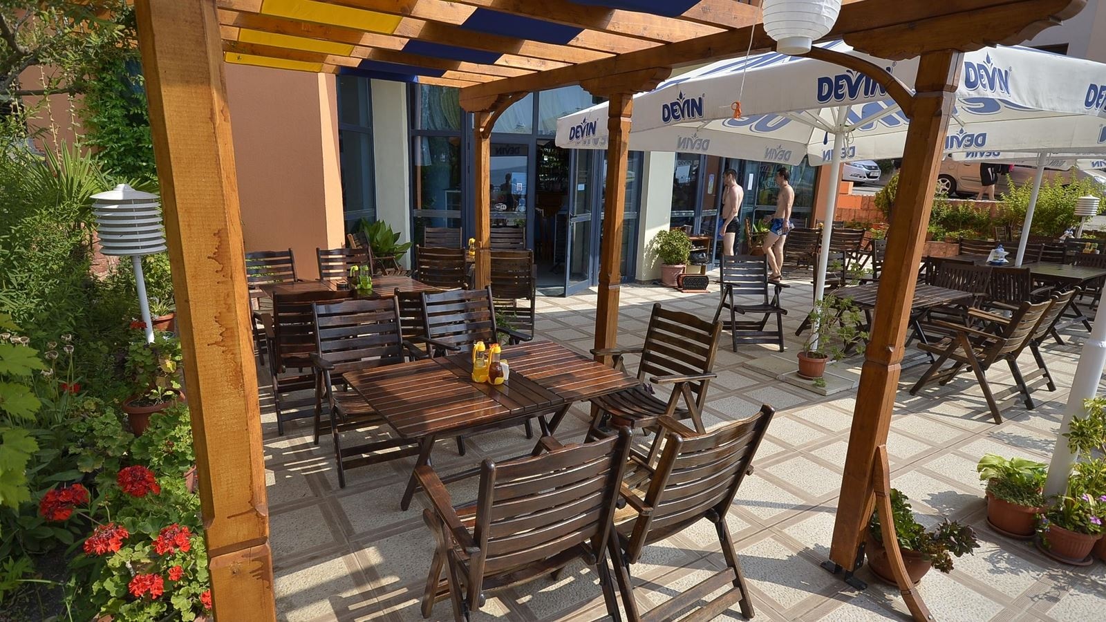 restaurants-restaurants