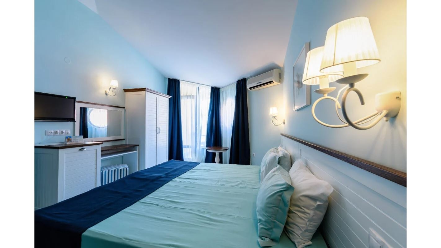 rooms-single-wchild-standard-room-balcony-or-terrace