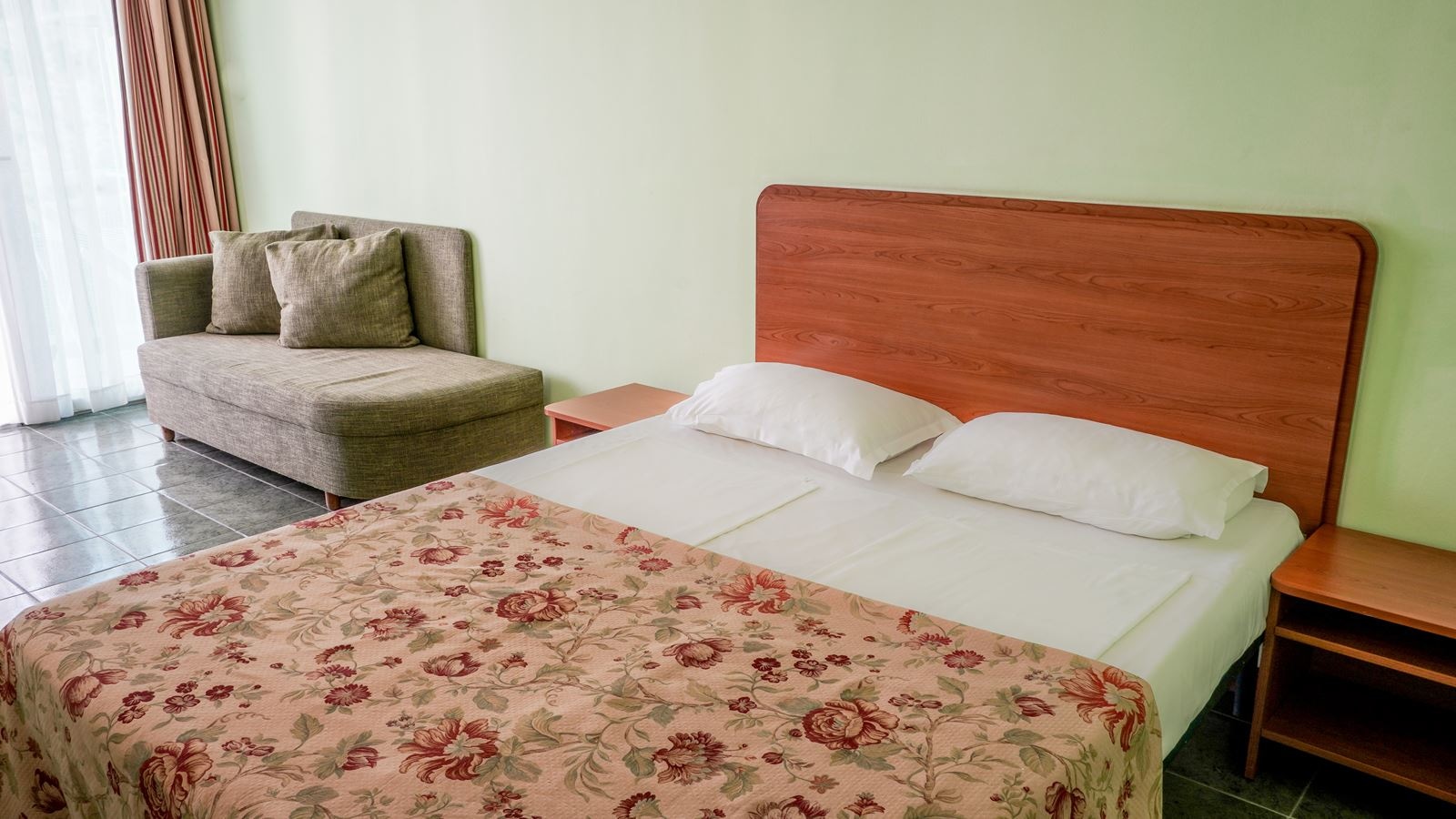 rooms-singleuse-standard-room-balcony