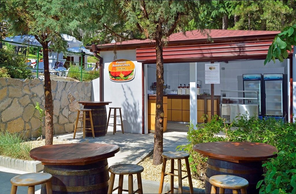 bars-bar-embarcadero--from-beg-june-middle-sept