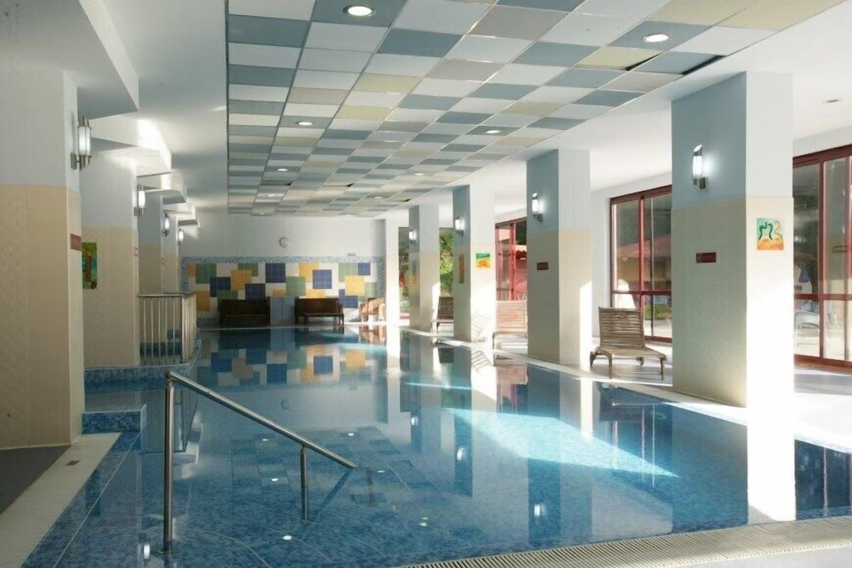 pools-indoor-pool
